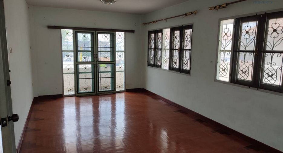 For sale 4 bedrooms house in Bang Bua Thong, Nonthaburi