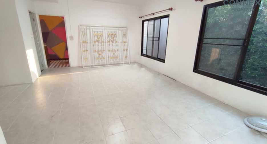 Casa adosada en venta de 3 habitaciones en Bang Yai, Nonthaburi