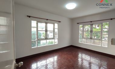 Casa adosada en venta de 3 habitaciones en Bang Yai, Nonthaburi