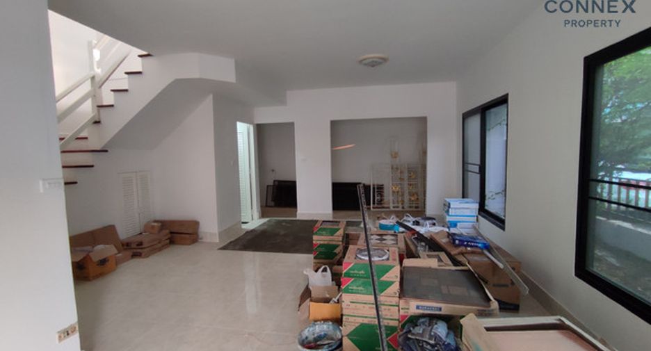 Casa adosada en venta de 3 habitaciones en Bang Yai, Nonthaburi