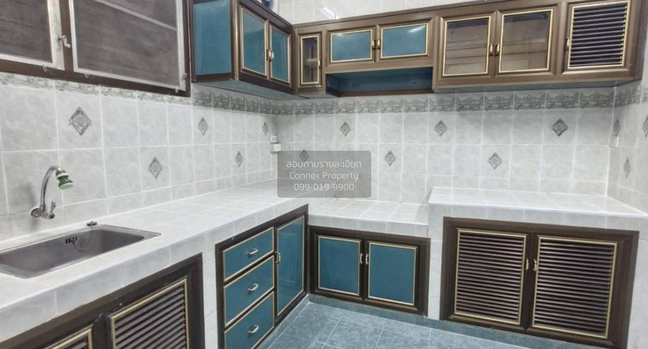 Casa adosada en venta de 4 habitaciones en Bang Bon, Bangkok