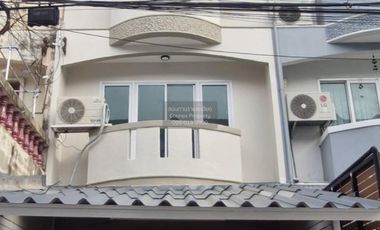 Casa adosada en venta de 4 habitaciones en Bang Bon, Bangkok
