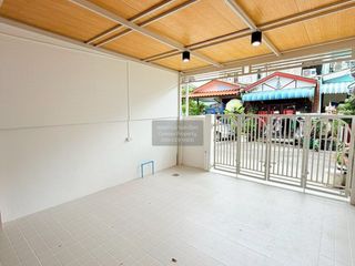 À vendre 2 chambres maison de ville à Sai Mai, Bangkok