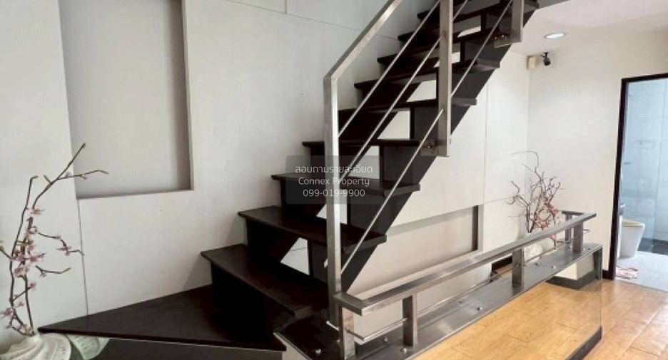 Casa adosada en venta de 3 habitaciones en Chatuchak, Bangkok