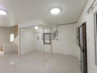 À vendre 2 chambres maison de ville à Sai Mai, Bangkok