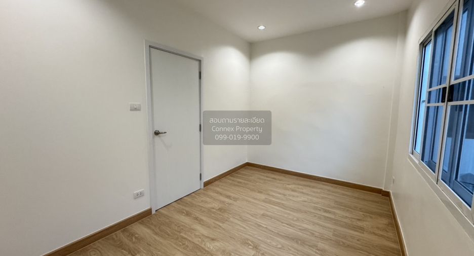 Casa adosada en venta de 2 habitaciones en Chatuchak, Bangkok