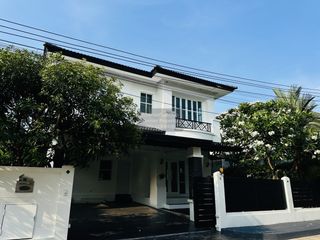 Casa en venta de 3 habitaciones en Bang Khen, Bangkok