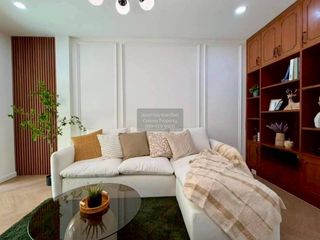 Casa adosada en venta de 2 habitaciones en Bang Kapi, Bangkok