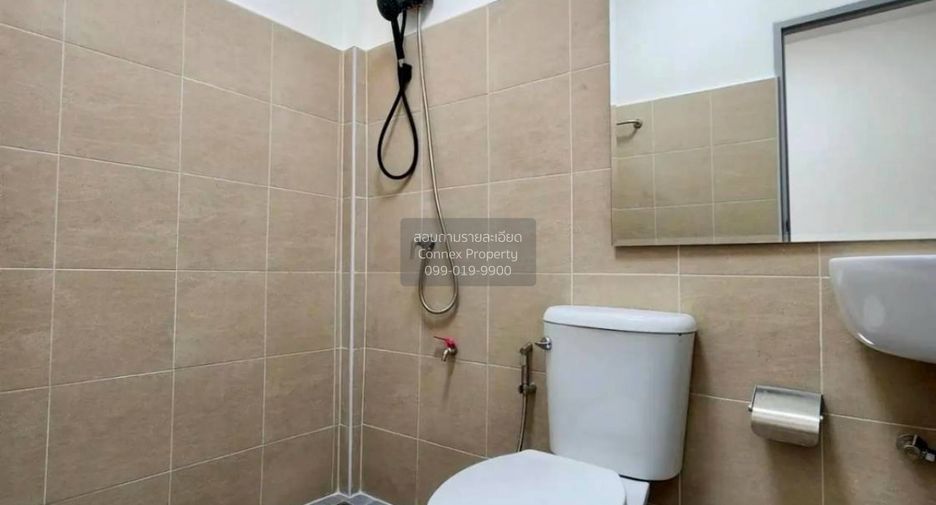 Casa adosada en venta de 2 habitaciones en Bang Kapi, Bangkok