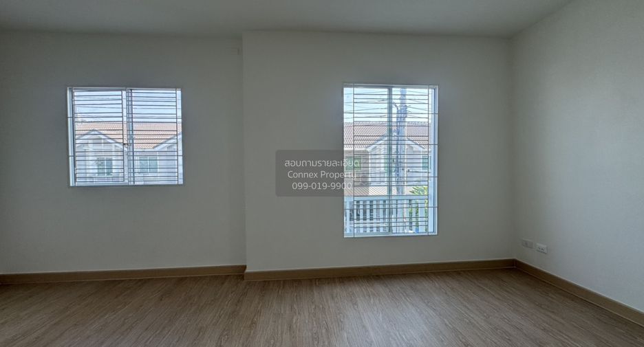 For sale 3 bedrooms townhouse in Bang Khun Thian, Bangkok