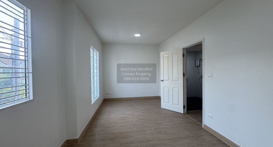 For sale 3 bedrooms townhouse in Bang Khun Thian, Bangkok