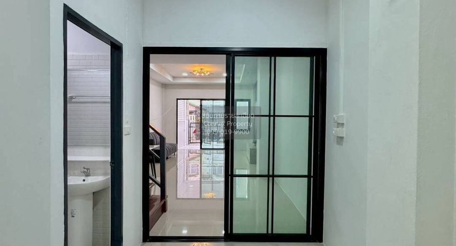 For sale 2 bedrooms townhouse in Mueang Nonthaburi, Nonthaburi