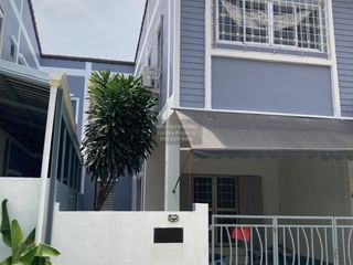 For sale 3 bedrooms townhouse in Thung Khru, Bangkok
