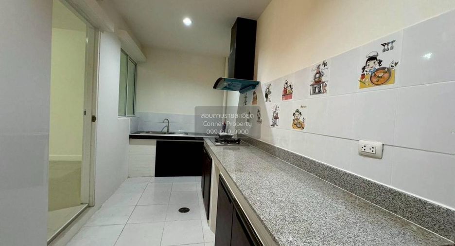 For sale 3 bedrooms townhouse in Mueang Nonthaburi, Nonthaburi