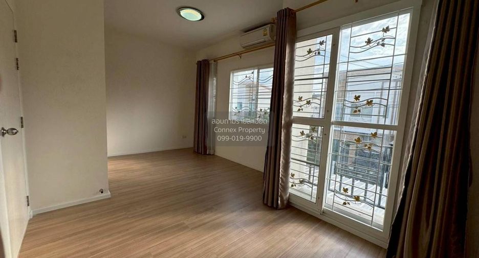 For sale 3 bedrooms townhouse in Mueang Nonthaburi, Nonthaburi