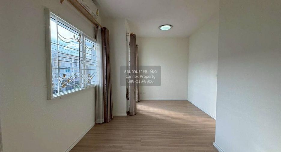 For sale 3 bedrooms townhouse in Mueang Nonthaburi, Nonthaburi
