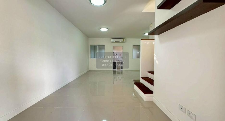 For sale 3 bedrooms townhouse in Mueang Nonthaburi, Nonthaburi