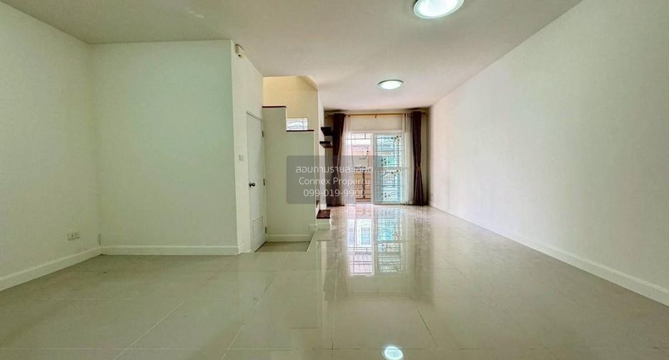 For sale 3 bedrooms townhouse in Mueang Nonthaburi, Nonthaburi