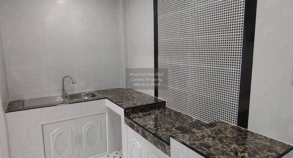 For sale 2 bedrooms townhouse in Thanyaburi, Pathum Thani