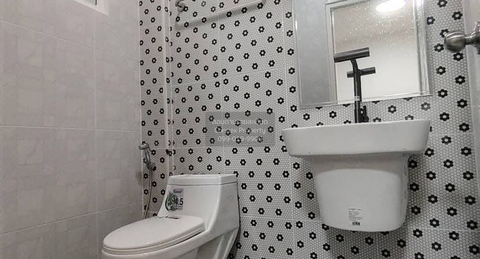 For sale 2 bedrooms townhouse in Thanyaburi, Pathum Thani