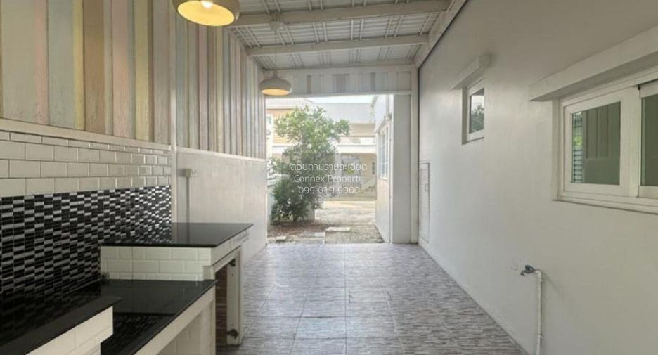 For sale 4 bedrooms house in Mueang Pathum Thani, Pathum Thani