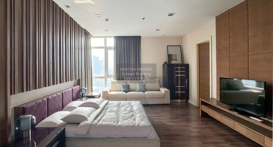 For sale 3 bedrooms condo in Khlong Toei, Bangkok
