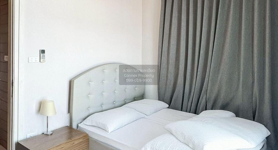 For sale 3 bedrooms condo in Khlong Toei, Bangkok