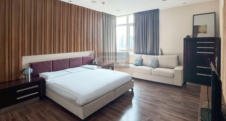 For sale 3 bedrooms condo in Khlong Toei, Bangkok