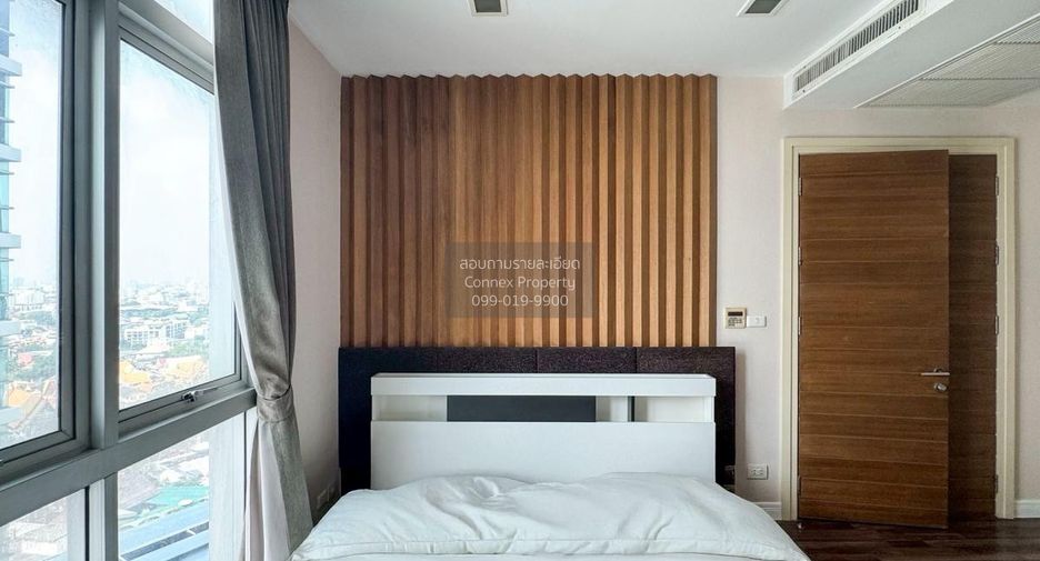 For sale 3 bedrooms condo in Khlong Toei, Bangkok