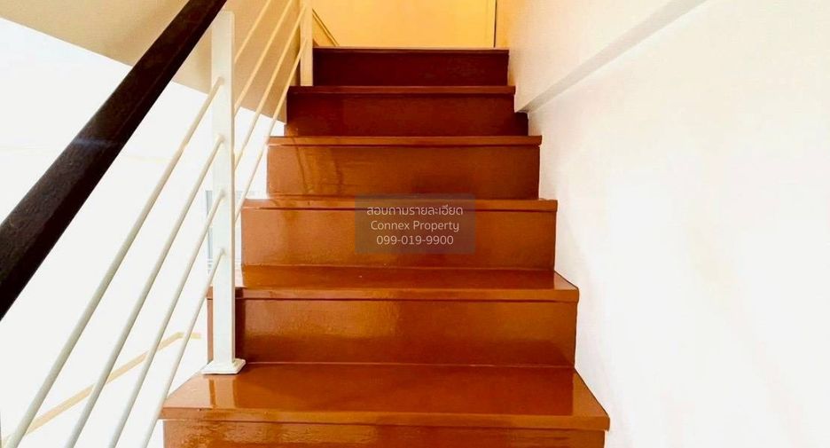 Casa adosada en venta de 3 habitaciones en Bang Kapi, Bangkok