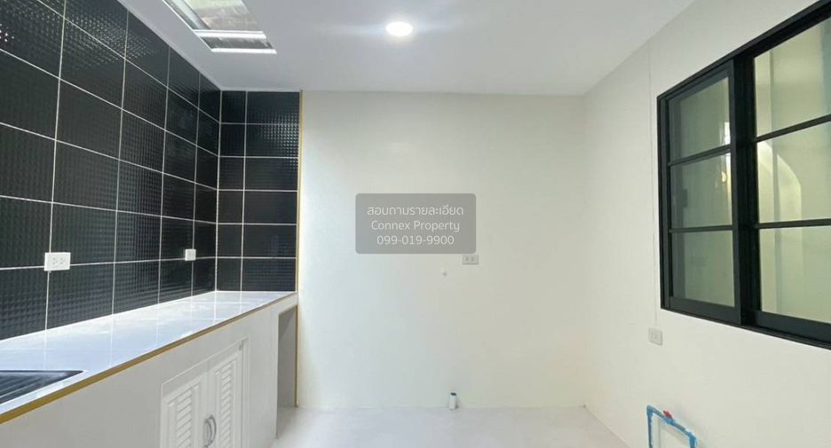For sale 3 bedrooms townhouse in Thanyaburi, Pathum Thani