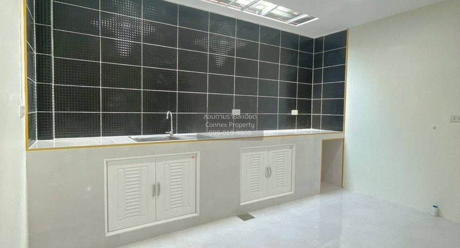 For sale 3 bedrooms townhouse in Thanyaburi, Pathum Thani