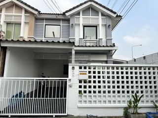 For sale 2 bedrooms townhouse in Mueang Pathum Thani, Pathum Thani