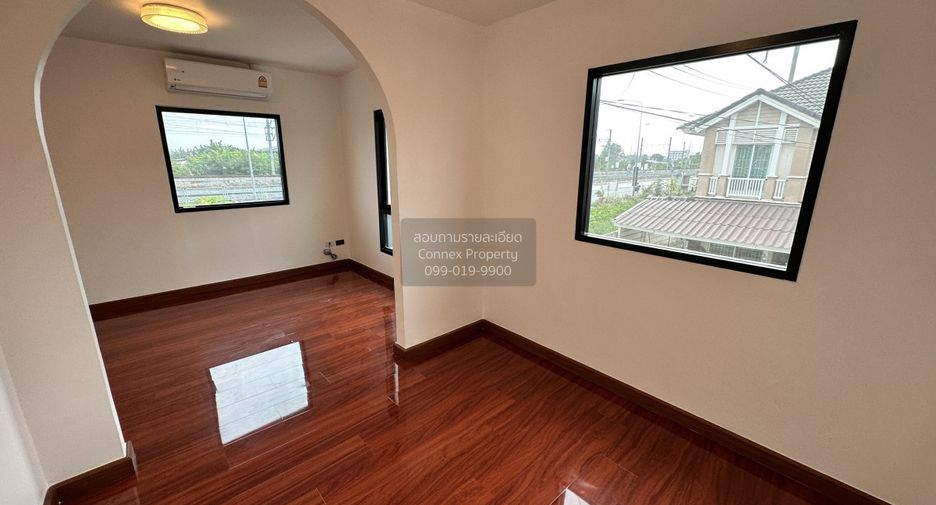 For sale 2 bedrooms townhouse in Mueang Pathum Thani, Pathum Thani