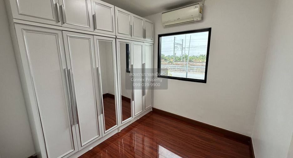 For sale 2 bedrooms townhouse in Mueang Pathum Thani, Pathum Thani