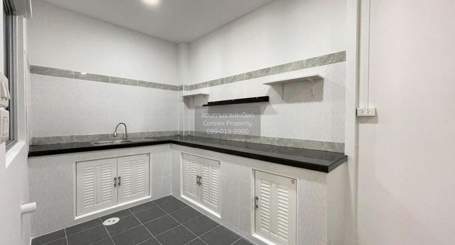 Casa adosada en venta de 3 habitaciones en Khlong Luang, Pathum Thani
