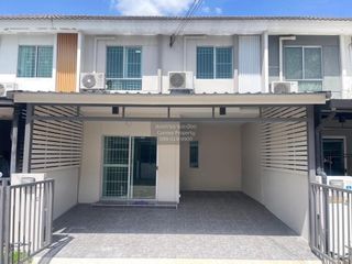 Casa adosada en venta de 3 habitaciones en Khlong Luang, Pathum Thani