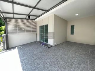 Casa adosada en venta de 3 habitaciones en Khlong Luang, Pathum Thani
