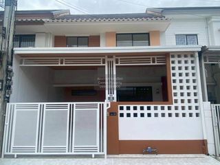 Casa adosada en venta de 3 habitaciones en Khlong Luang, Pathum Thani