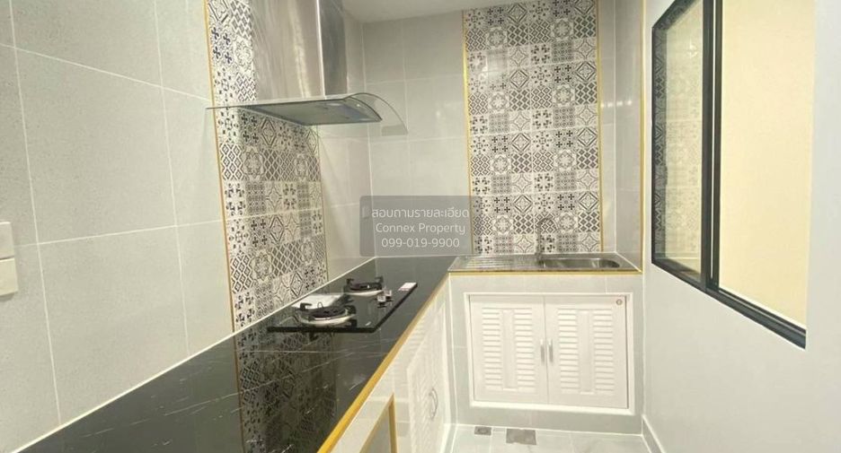 Casa adosada en venta de 3 habitaciones en Khlong Luang, Pathum Thani