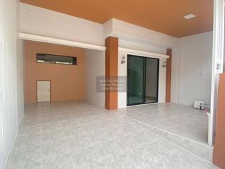Casa adosada en venta de 3 habitaciones en Khlong Luang, Pathum Thani