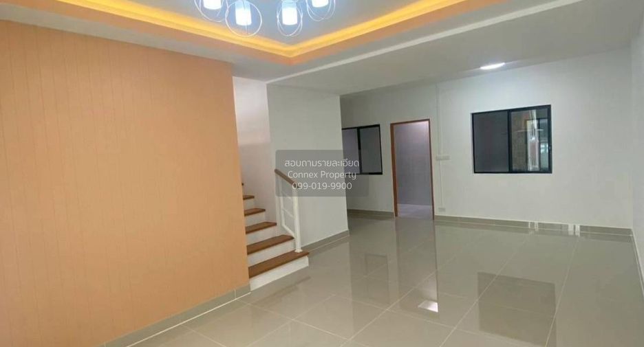 Casa adosada en venta de 3 habitaciones en Khlong Luang, Pathum Thani