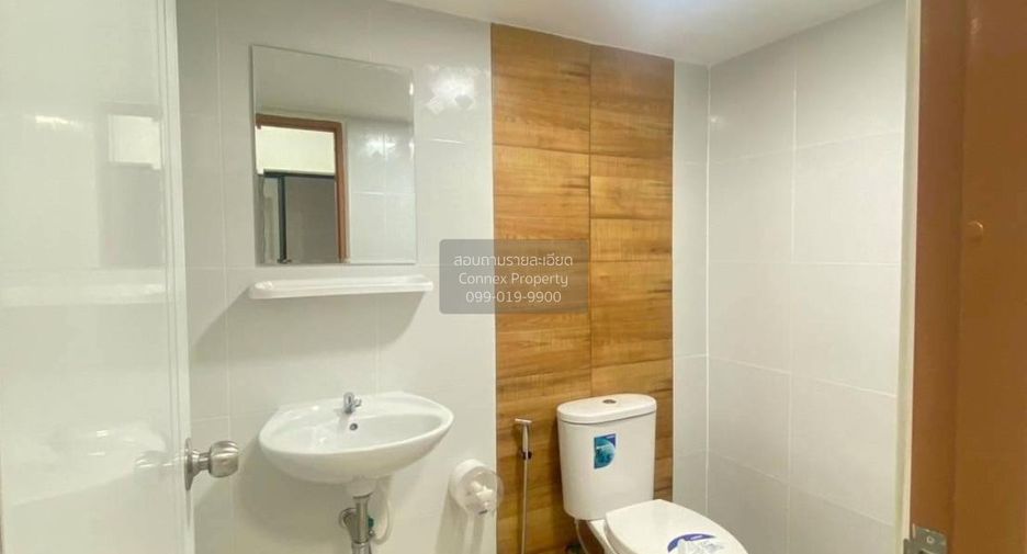 Casa adosada en venta de 3 habitaciones en Khlong Luang, Pathum Thani