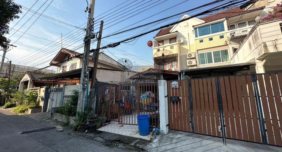 Casa adosada en venta de 4 habitaciones en Wang Thonglang, Bangkok