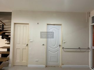 Casa adosada en venta de 4 habitaciones en Wang Thonglang, Bangkok
