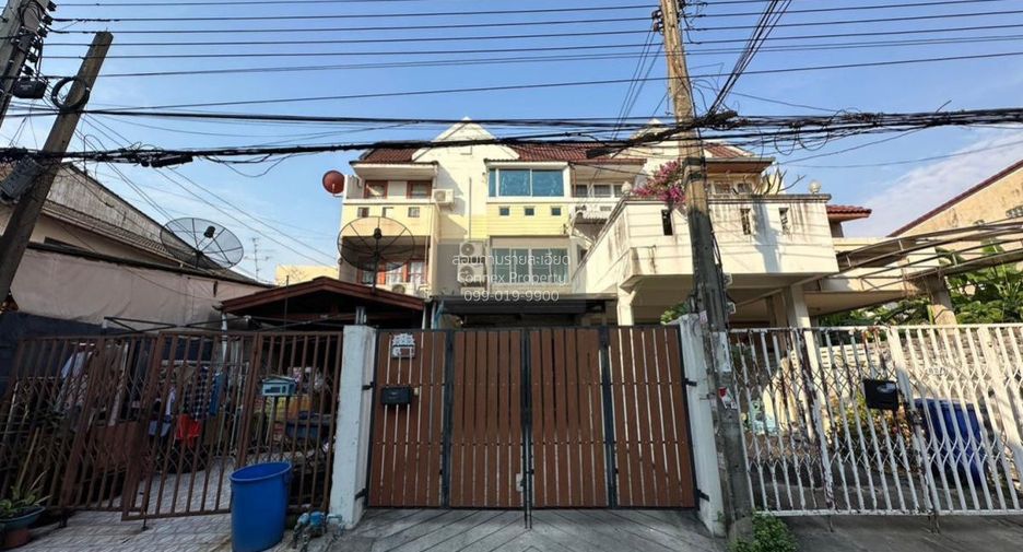 Casa adosada en venta de 4 habitaciones en Wang Thonglang, Bangkok