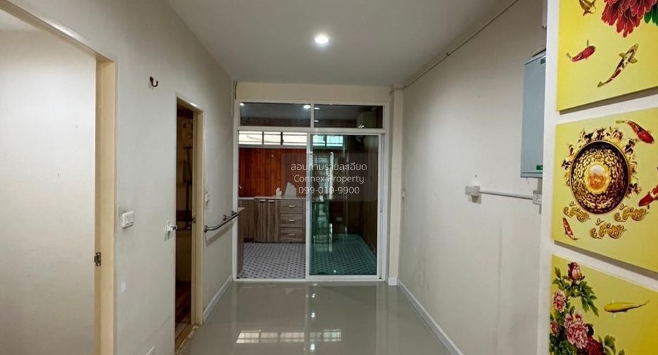 Casa adosada en venta de 4 habitaciones en Wang Thonglang, Bangkok