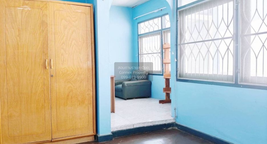 For sale 4 bedrooms house in Khlong Toei, Bangkok