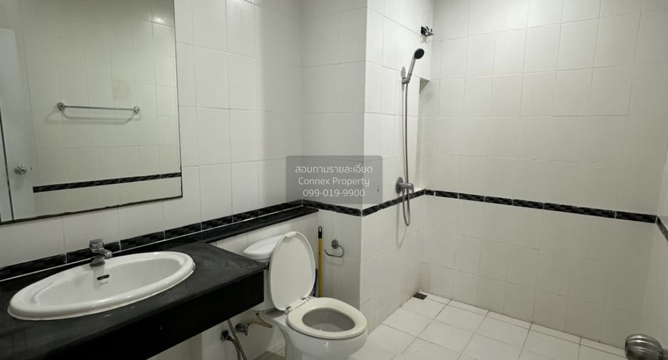 For sale 4 bedrooms townhouse in Prawet, Bangkok