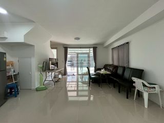 Reihenhaus zum Kauf mit 3 Zimmer in Phra Pradaeng, Samut Prakan
